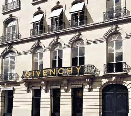 时尚设计大师Givenchy创始人去世，属于他的优雅却未消逝