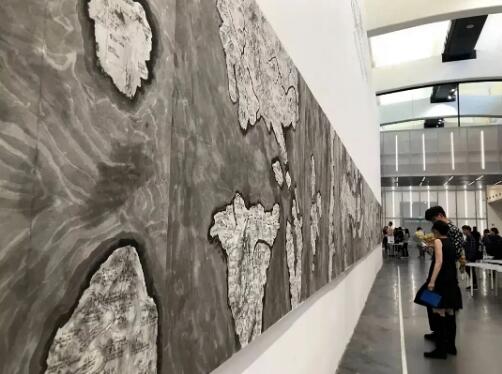 艺术留学生看展