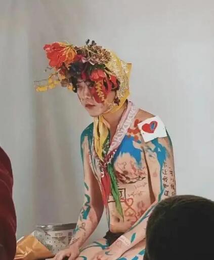 姜思达的行为艺术